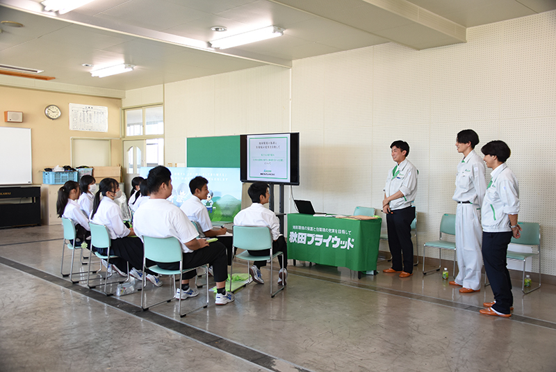 当社社員の卒業生が秋田で働くことをPR！～地域企業ガイダンス秋田市立飯島中開催～